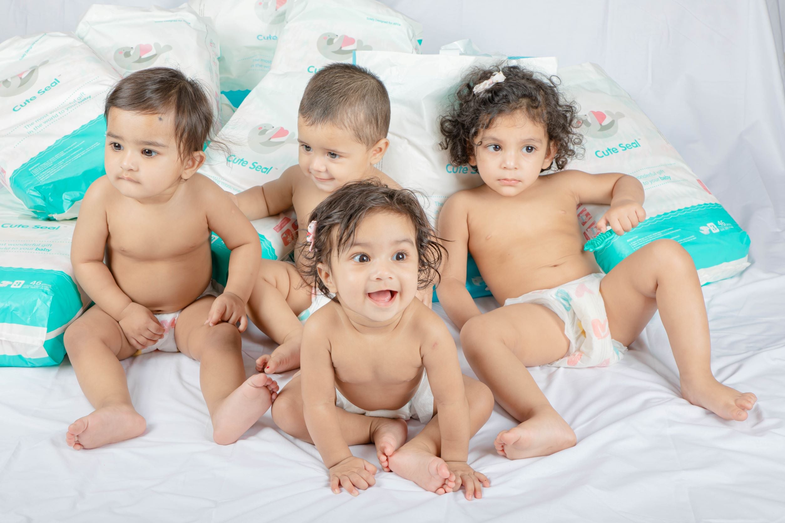 Baby Diaper Cute Seal - Medium - 52 pcs (Tape Type)